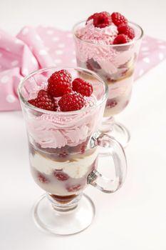 Różowy koktajl z malinami