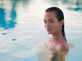Kobieta w basenie