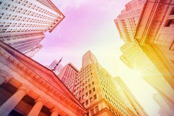 Kolorowy widok na budynki, Manhattan. Nowy Jork