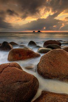  Zachód słońca w Port Nanven, Cornwall, Wielka Brytania, Europa