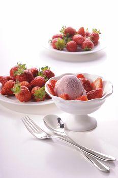 Kulka lodów truskawkowych