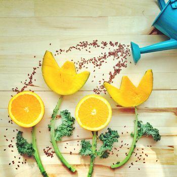 Owoce wykrojone w kształt kwiatów