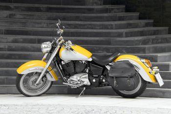 Motocykl w żółtym kolorze