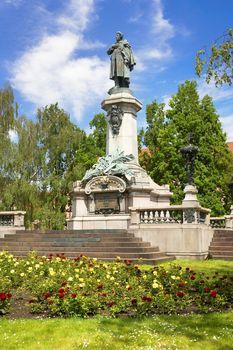 Pomnik Adama Mickiewicza w Warszawie