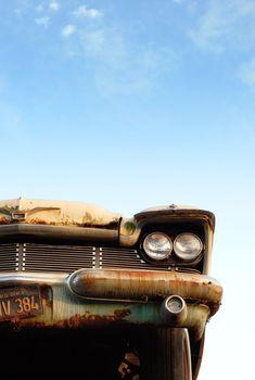 Samochód na złomowisku