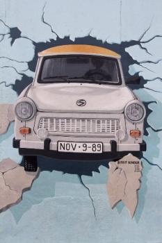 Trabant w ścianie