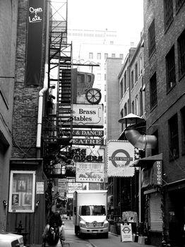 Widok na boczną ulicę 