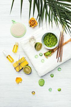 Zielona sól morska i olejki