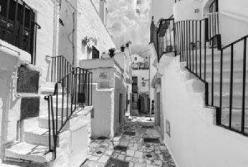 F2B4YN_EDITORIAL_HiRes