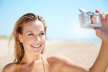 Kobieta robiąca selfie