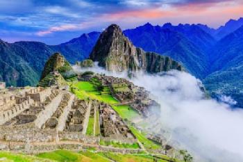 Machu Picchu we mgle