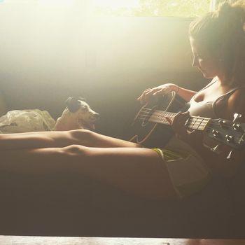 Dziewczyna z gitarą