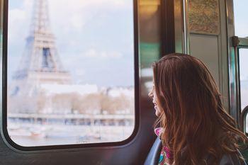 Kobieta w paryskim metrze