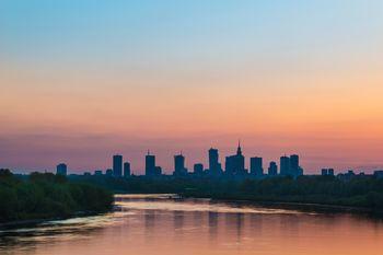 Malowniczy zachód słońca nad Wisłą