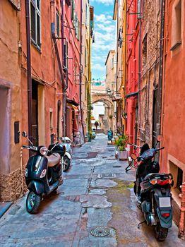 Czerwone kamienice. San Remo, Włochy