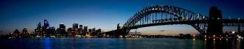 Nocny widok na most, Sydney. Australia