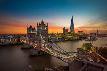 Zachód słońca na Tower Bridge