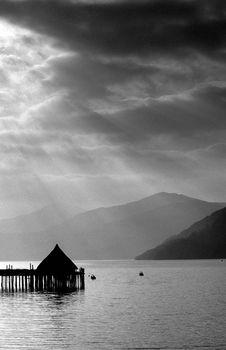 Molo z widokiem na góry