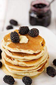 Naleśniki z jeżynami