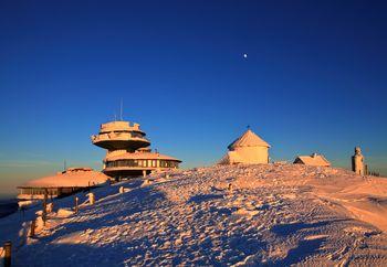 Obserwatorium i kaplica na Śnieżce