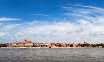 Panorama Torunia nad Wisłą