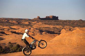 Motocross na pustyni