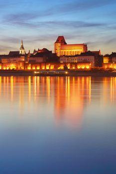 Stare miasto w Toruniu nocą