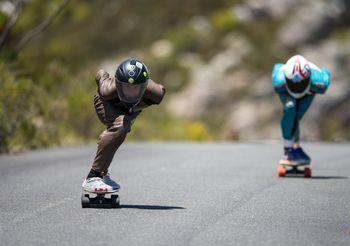 Wyścigi na longboardach