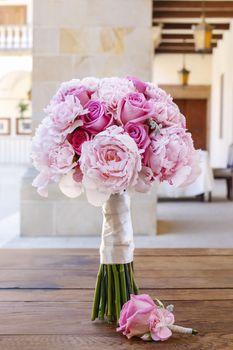 Bukiet kwiatów w odcieniach różu