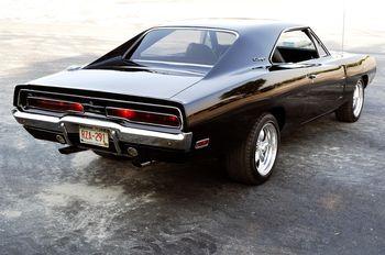 Czarny samochód z 1970 r