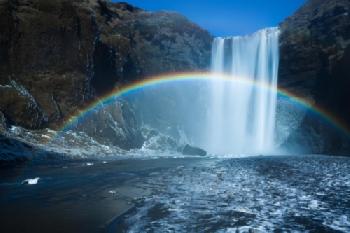 E78H88_EDITORIAL_HiRes