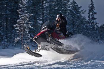 Jazda na skuterze śnieżnym