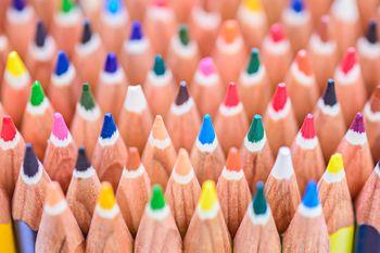 Kolorowe czubki kredek