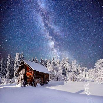 Zimowy krajobraz nocą