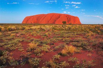 Ayers Rock o zachodzie słońca. Australia