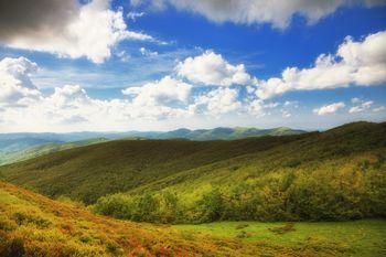 Górskie wzgórza, Bieszczady. Polska