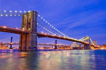 Nowy Jork, Brooklyn Bridge i East River. Manhattan Bridge