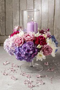 Aranżacja z kwiatów w odcieniach fioletu