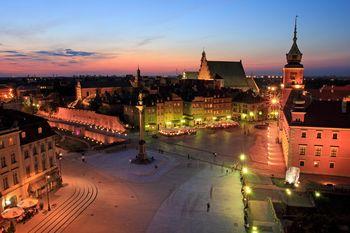 Zachód słońca na Placu Zamkowym. Warszawa