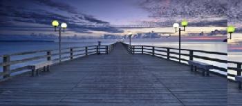 Molo o wschodzie słońca