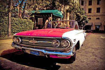 Stary klasyczny samochód. Kuba