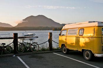 Żółty Camper Van