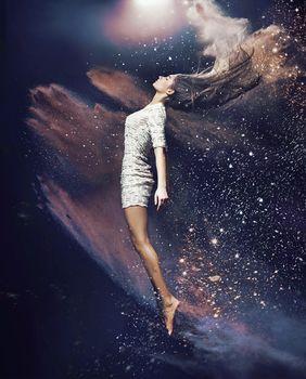 Sesja modelki z długimi włosami