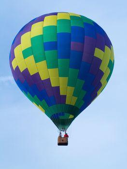 Zielony latający balon