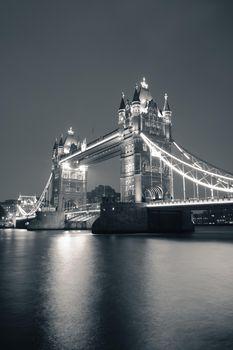 Tower Bridge nocą