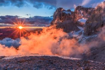 Zachód słońca w Dolomitach