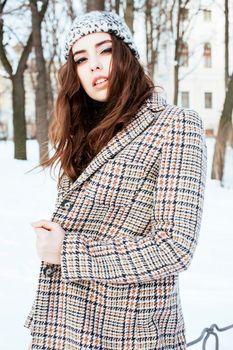 Zimowy portret dziewczyny